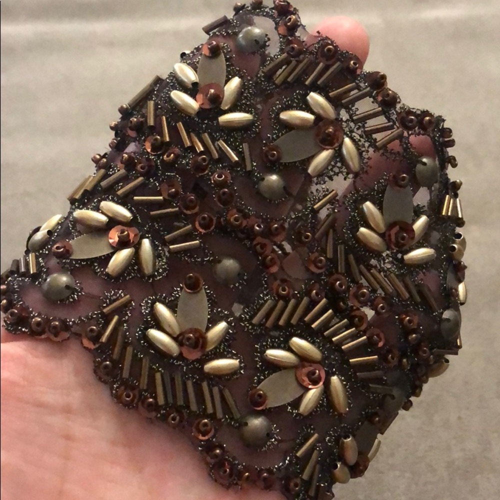 Beautiful embellished beaded headband - Picture 3 of 3